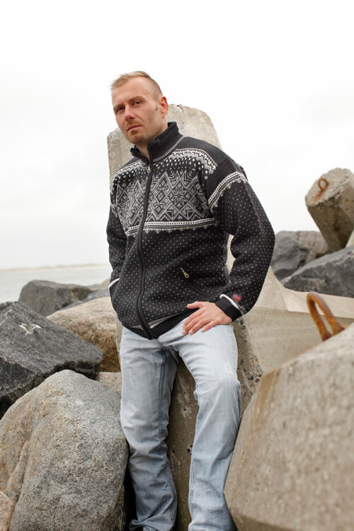 95C29-201 Black Windstopper Cardigan Pockets