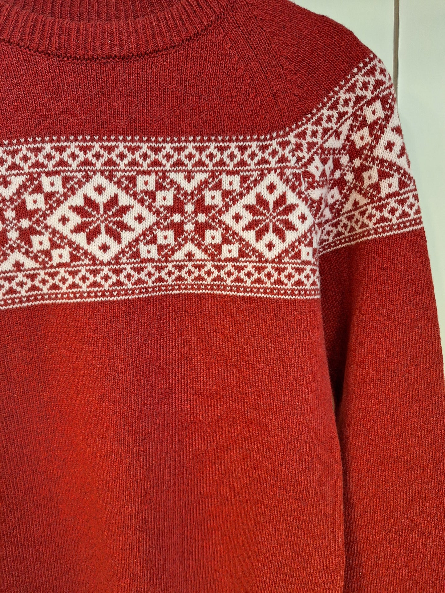 Emerald Harso Trui - Snowflake Pattern - Red, Grey, Light Blue