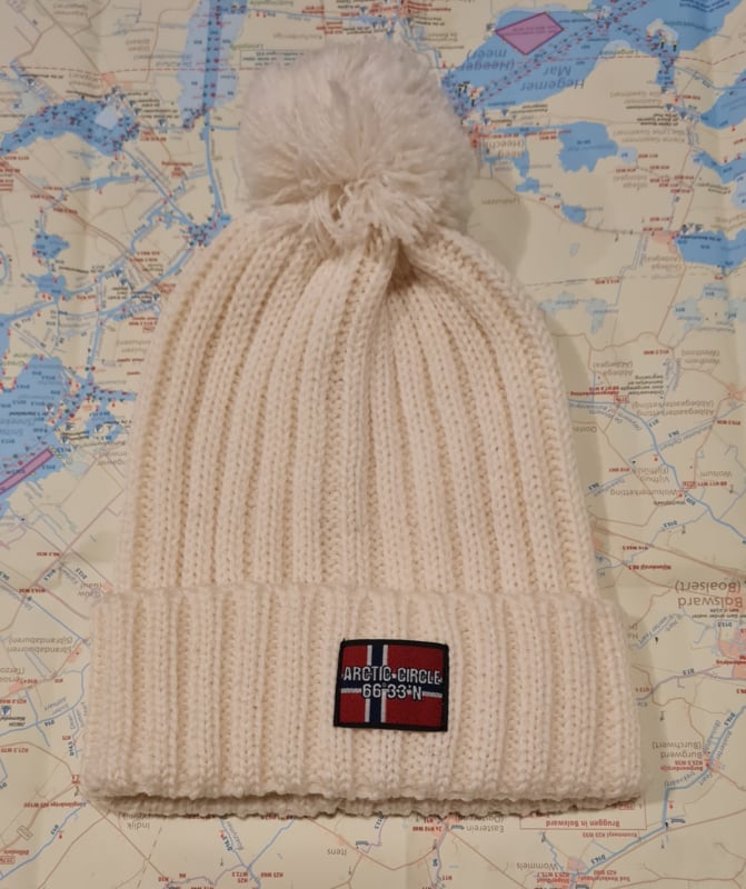 95C60-217 - Arctic Circle Muts - Wit