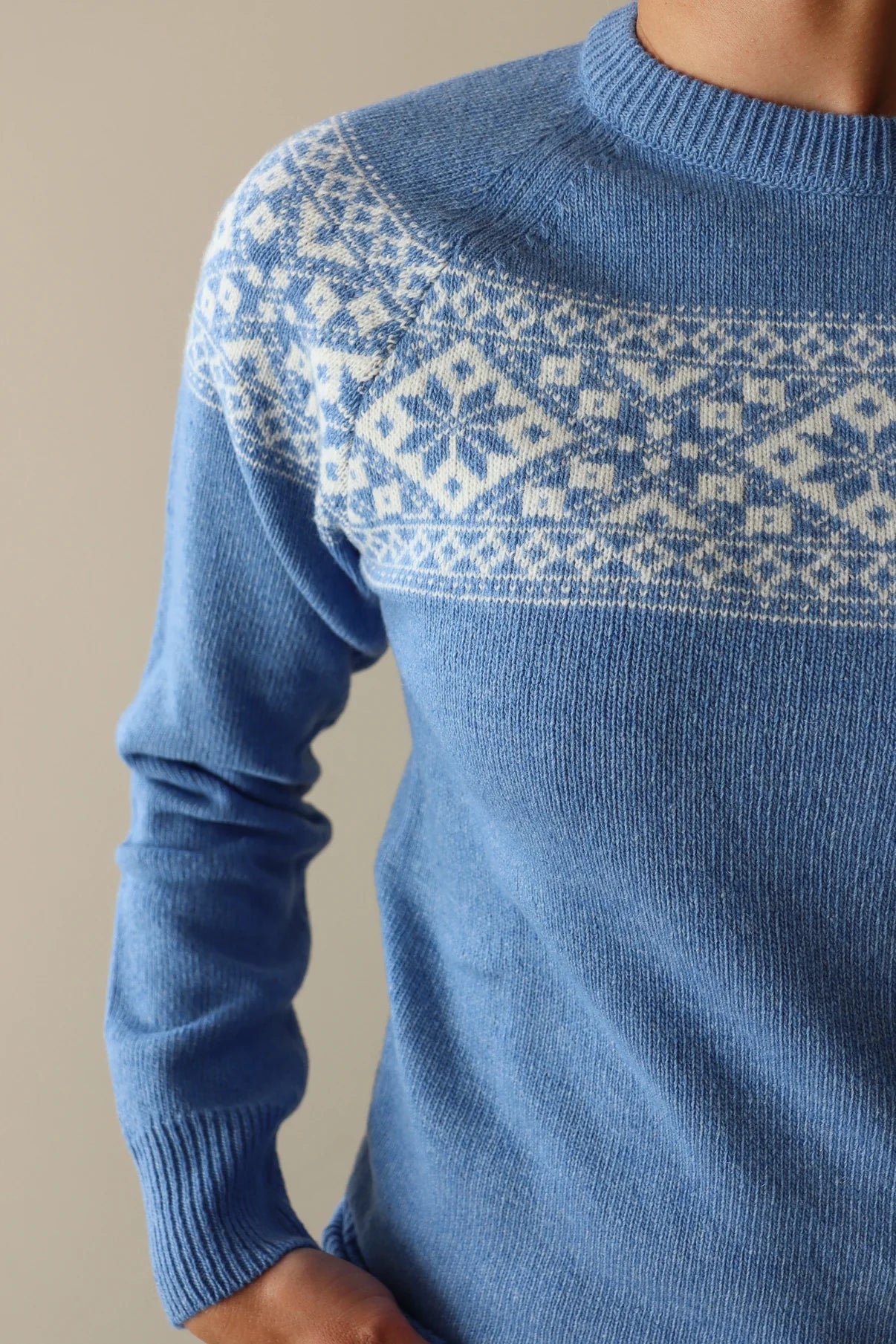 Emerald Harso Trui - Snowflake Pattern - Red, Grey, Light Blue