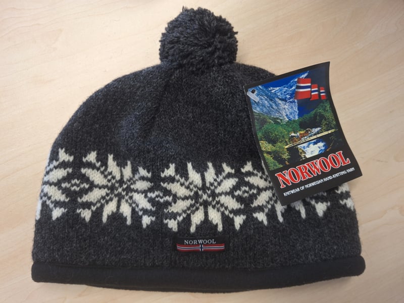 M190 59 - Noorse Wollen Snowflake muts met Fleeceband - Antracite